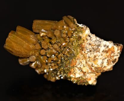 Pyromorphite vert brun brillante, Les Farges, Ussel, Corrèze.