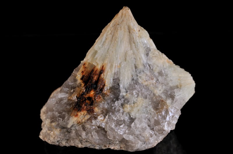 Gerbe de cristaux de béryl du Ménez Goaillou, Coray, Finistère.