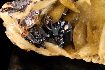Bournonite, sphalérite et sidérite de la mine de La Mure en Isère.