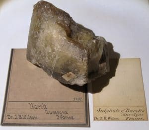 Baryte jaune d'Auvergne (minéral auvergnat).