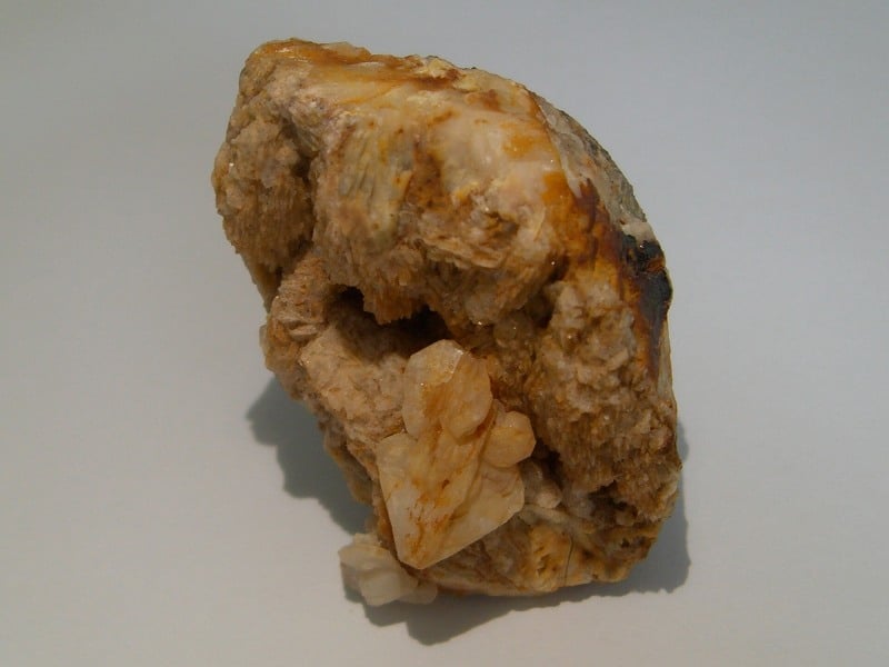 Cérusite de la mine de Chaillac (Indre).