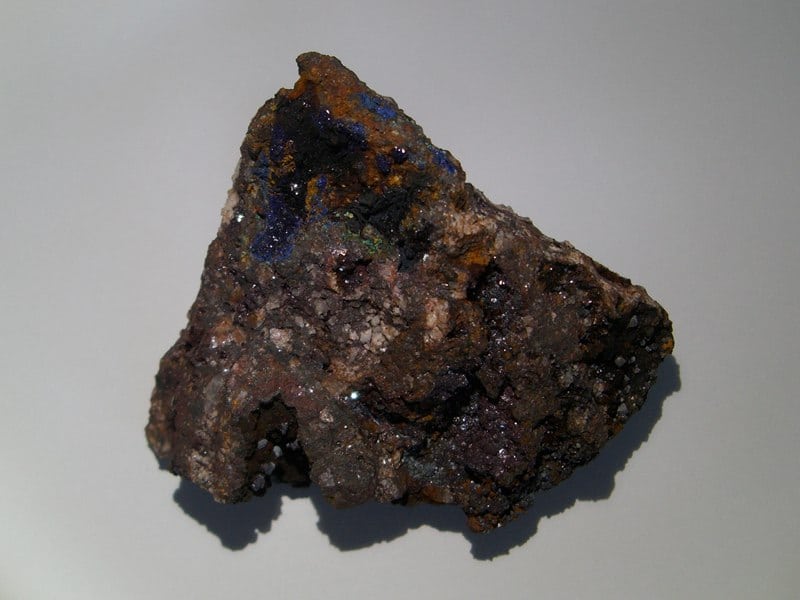 Cuprite et azurite de la mine du Moulinal (Tarn).