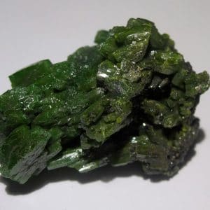 Cristaux de Pyromorphite verte de la mine des Farges en Corrèze.