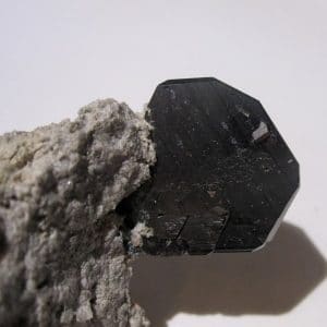 Hématite et rutile, Cavradi, Tujetsch, Grisons, Suisse.