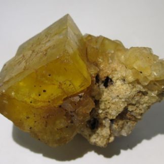 Fluorine jaune sur quartz, Valzergues, Aveyron.