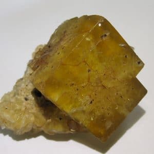 Fluorine jaune sur quartz, Valzergues, Aveyron.