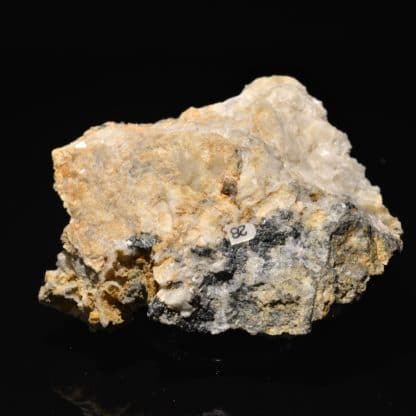 Pharmacolite et tétraédrite, Sainte-Marie-aux-Mines, Haut-Rhin, Alsace.