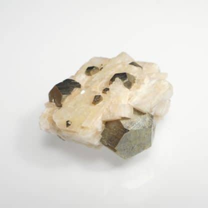 Pyrite et dolomite, mine de Saint-Pierre-de-Mésage, Isère.