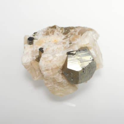 Pyrite et dolomite, mine de Saint-Pierre-de-Mésage, Isère.