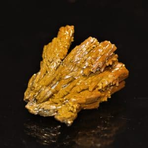 Pyromorphite très brillante, Les Farges, Ussel, Corrèze.