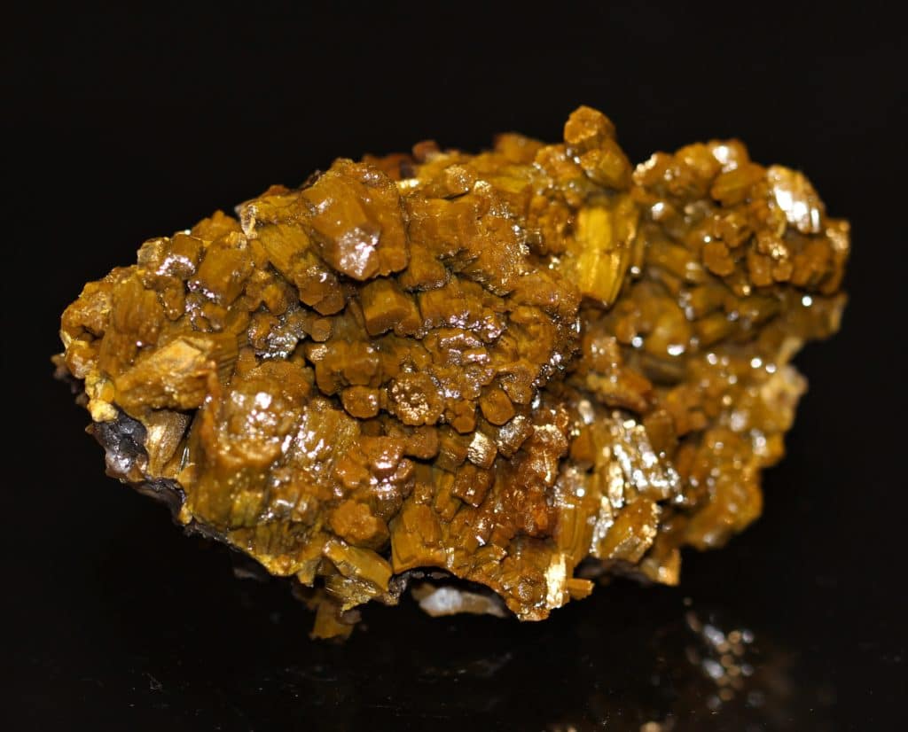 Pyromorphite vert olive, Les Farges, Ussel, Corrèze.