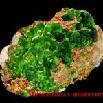 Livre sur les cristaux : pyromorphite de la mine Saint Salvy de la Balme dans le Tarn.