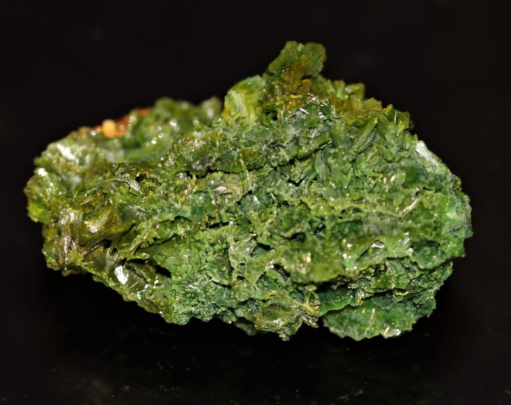 Pyromorphite verte, mine des Farges, Corrèze.