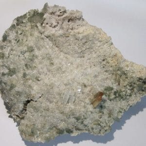 Titanite maclée (sphène), Saint-Étienne-de-Cuines, Maurienne, Savoie.