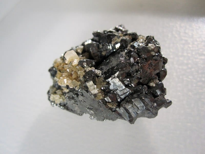 Tétraédrite et dolomite de la mine de Jouchy, Saint-Pierre-de-Mésage, Isère.