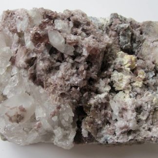 Axinite, Albite et Préhnite, Pêne Arrouye, Campan, Hautes-Pyrénées.