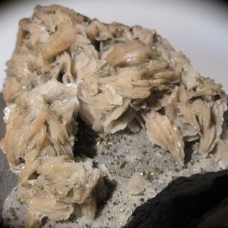 Baryte et pyrite, mine de Diélette (mine de fer de Flamanville), Manche.