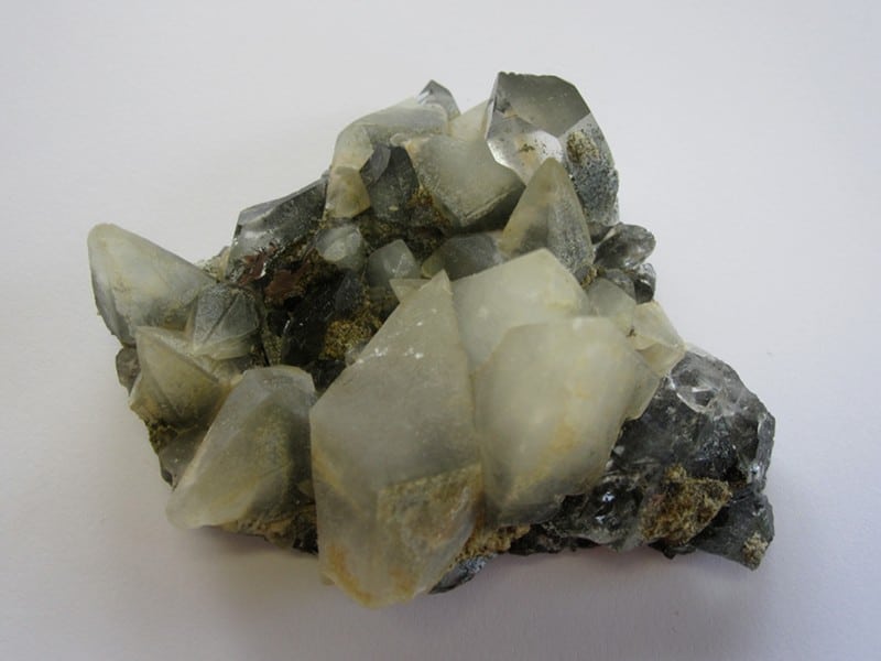 Calcite et quartz noir, carrière de Saint-Avre, près de la Chambre, Savoie.
