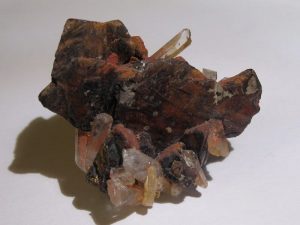 Chalcopyrite et quartz, La Gardette, Villard Notre Dame, Isère.