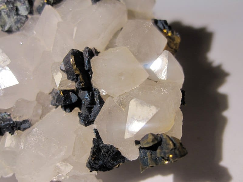 Chalcopyrite et quartz, Le Burg, Tarn.