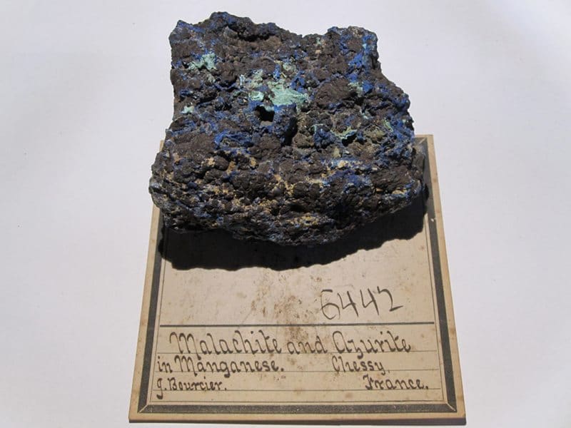 Melaconite et azurite, Chessy, Rhône, France.