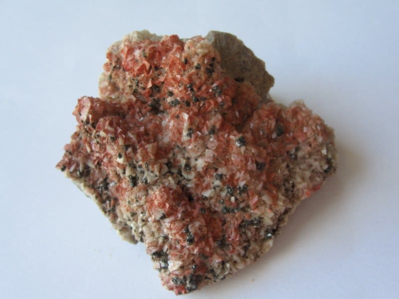 Cinabre, tétraédrite et dolomite, Usclas-du-Bosc (Loiras), Hérault.