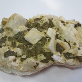 Dolomite et pyrite, mine de La Taillat, Saint-Pierre-d'Allevard, Isère.