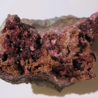 Erythrite et rosellite, mine de Bou Azzer, Maroc.