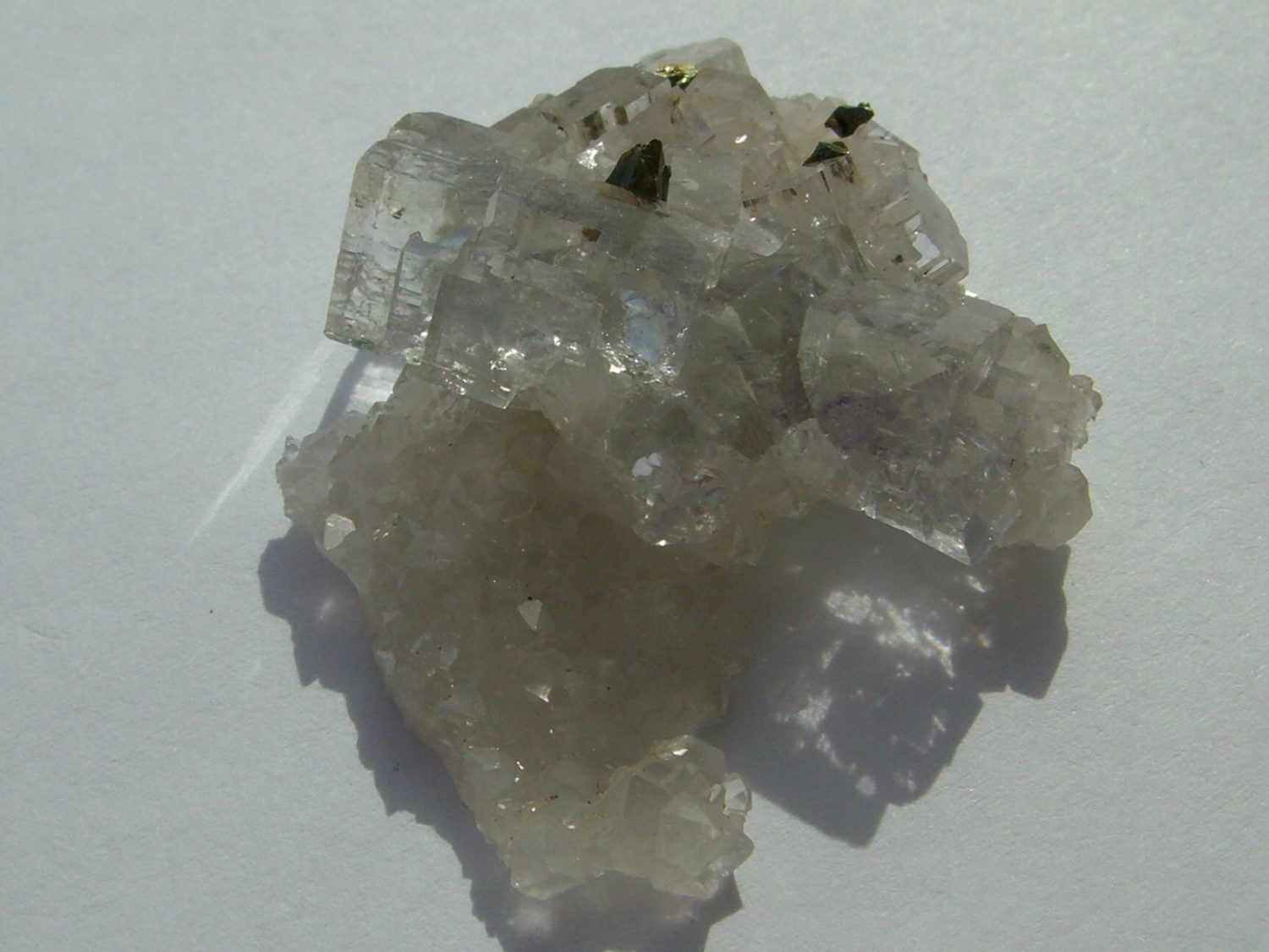 Fluorine légèrement violette sur quartz de Montroc ou Mont-Roc (Tarn).