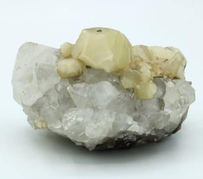 Calcite sur quartz de la mine de Peyrebrune (Tarn)