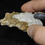 Bournonite sur sidérite de Saint-Pons (Alpes-de-Haute-Provence).