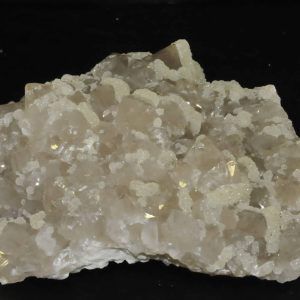Sidérite verte sur cristaux de quartz de Laguépie (Tarn-et-Garonne).