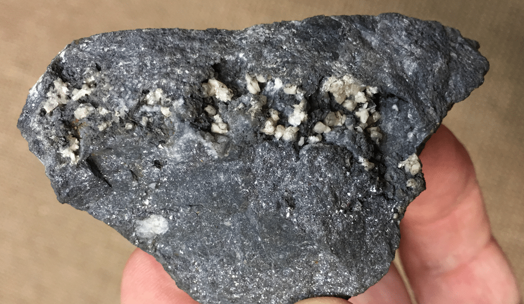 Anglésite dans galène de la mine du Villaret à Vialas (Lozère).