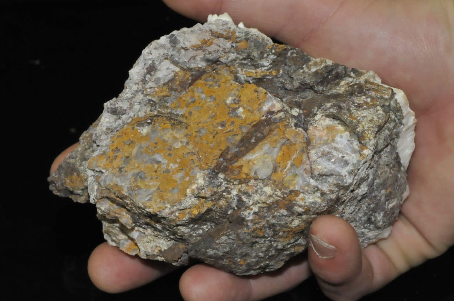 Aragonite de la mine de plomb à Surlatte (Sainte-Marie-aux-Mines).