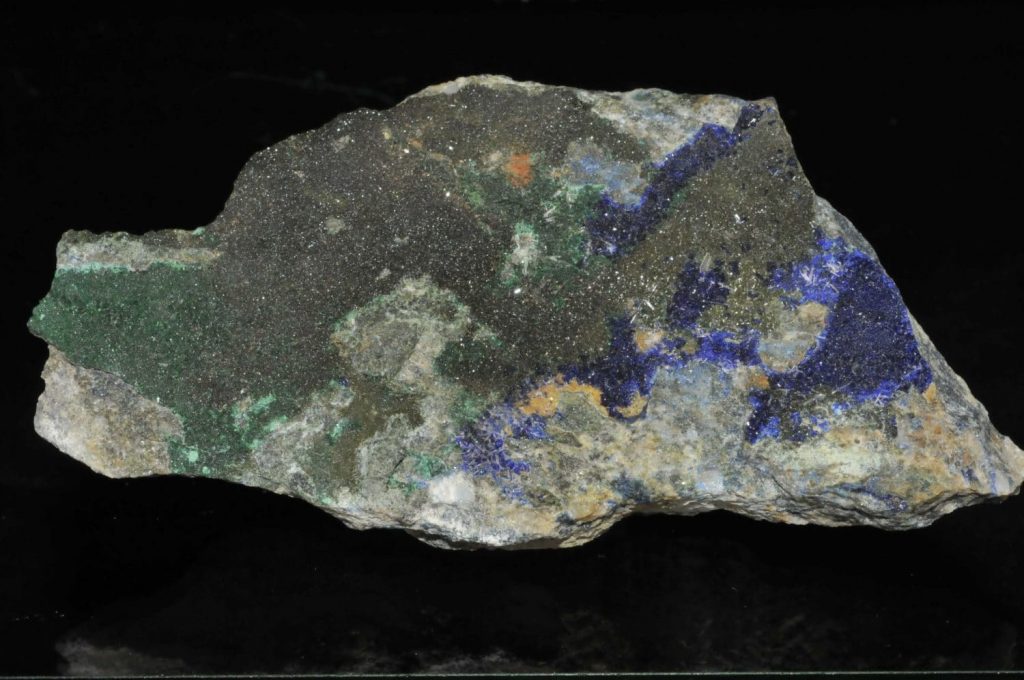 Baryte, azurite et olivénite de la mine de la Garonne (Var).