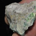 Bayldonite et olivénite de la mine de Voltennes à La Petite-Verrière (Morvan).