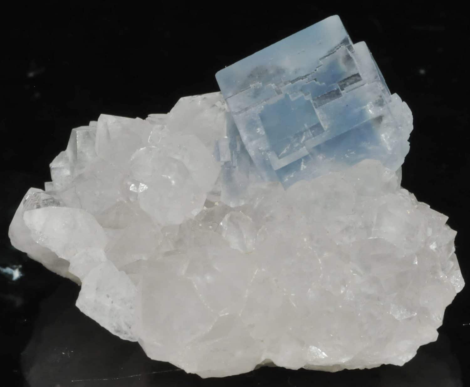 Fluorite bleue de la mine du Burc (au Burg - Tarn).