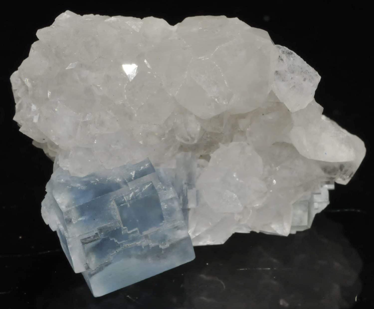 Fluorite bleue de la mine du Burc (au Burg - Tarn).