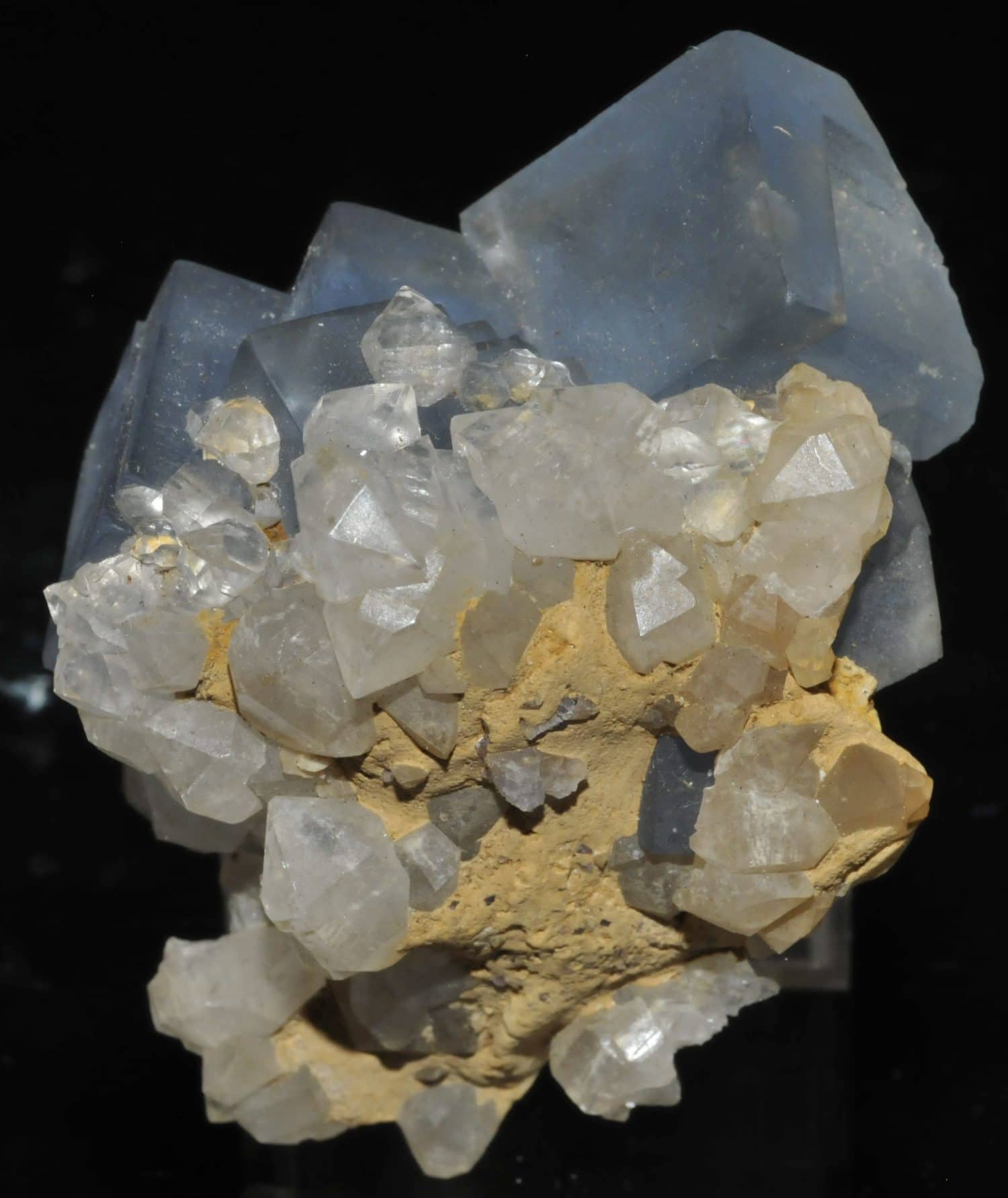 Fluorite bleue de la mine d'Embournegade (Tarn).