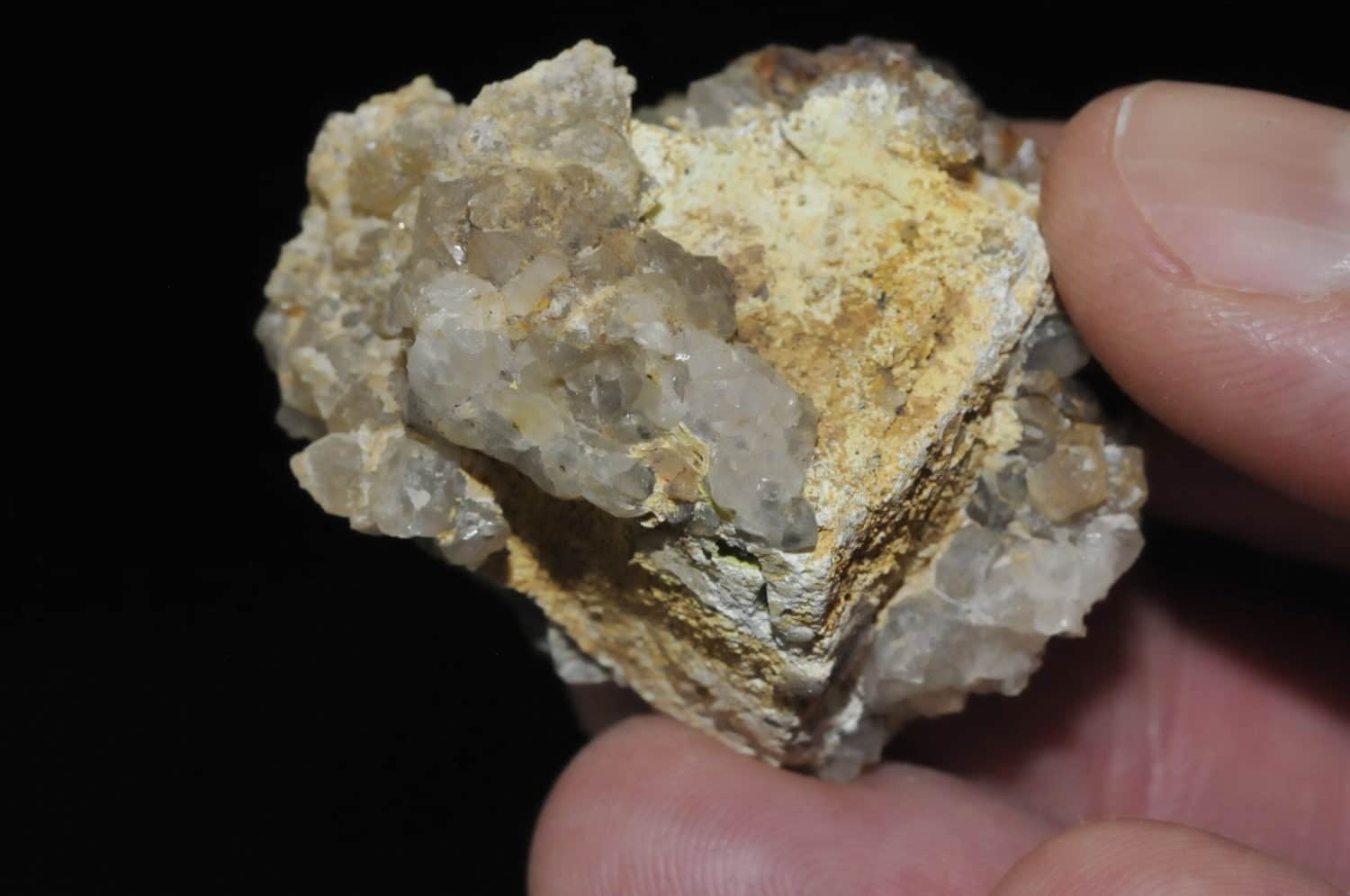 Galène avec quartz, pyromorphite et Lead hydroxyapatite de l'Argentolle (Morvan).