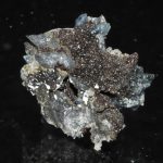 Molybdofornacite, scorodite et quartz, Tsumeb, Namibie.