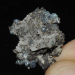 Molybdofornacite, scorodite et quartz, Tsumeb, Namibie. – Image 10