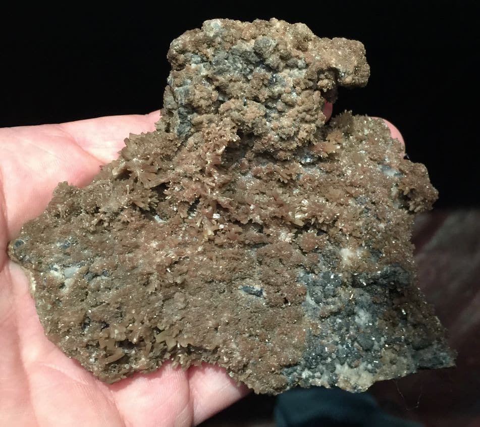 Pyromorphite incrustant la sphalérite (blende) et le quartz de Pontgibaud (Puy-de-Dôme).