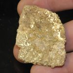 Stolzite de la mine de Sainte-Lucie à Saint-Léger-de-Peyre en Lozère.