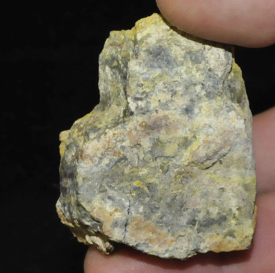 Zippéite et uranopilite de Margnac en Haute-Vienne (Limousin).