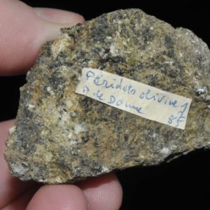 Péridot olivine du Puy de Dôme (ex Deyrolle).