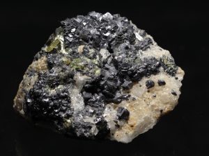 Sphalérite verte (Blende) avec Quartz et Sidérite , Allevard, Isère