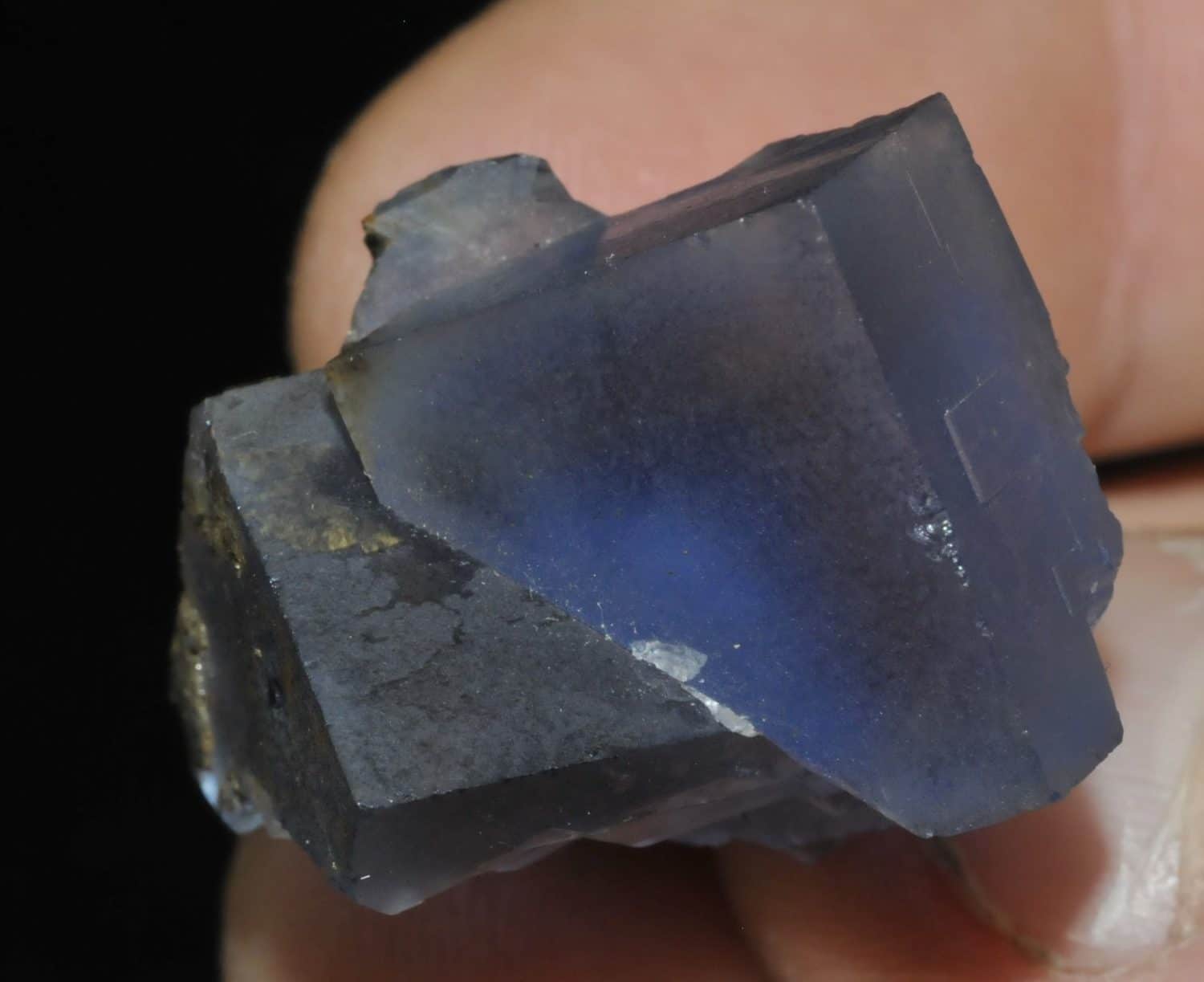 Fluorine bleue de la mine de Mont-Roc (Tarn).