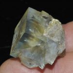 Fluorite à enveloppe bleue et à coeur jaune (mine du Burc).