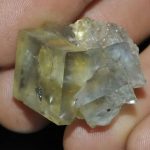 Fluorite à enveloppe bleue et à coeur jaune (mine du Burc).